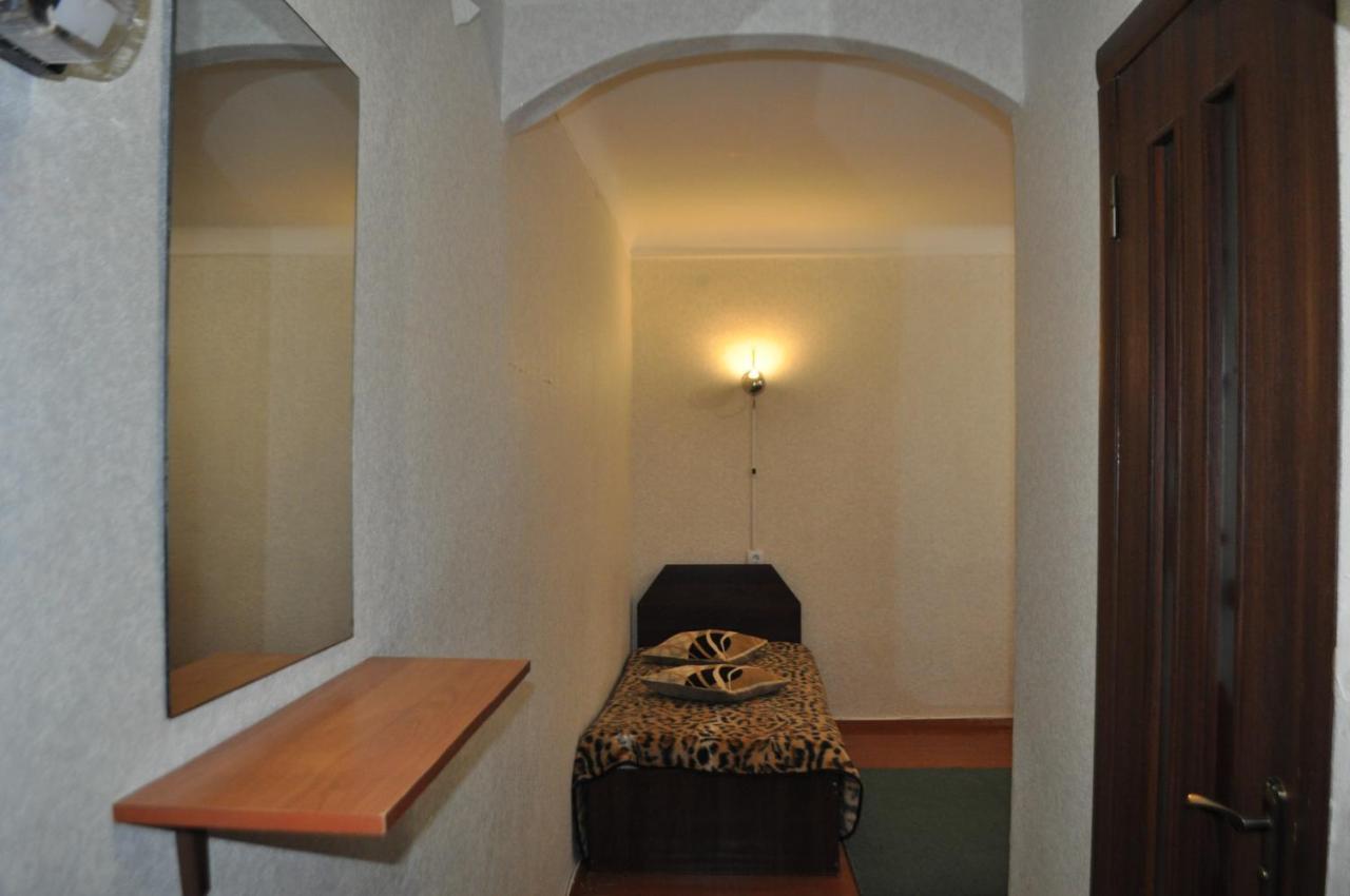 Apartment Near The Bus Station In Krzemieńczuk Zewnętrze zdjęcie